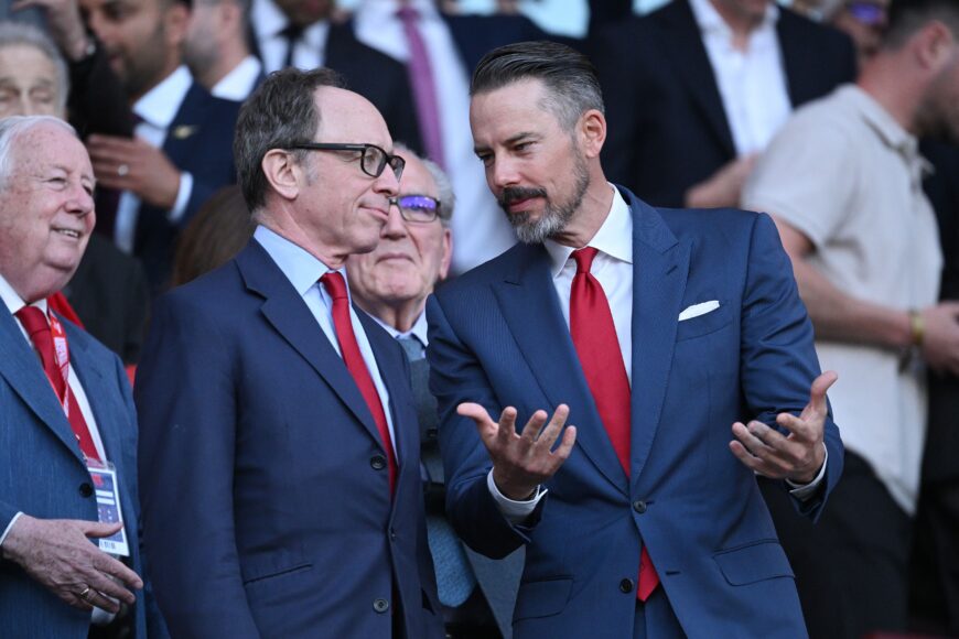 Cambio significativo en Arsenal: salidas clave y ascenso de Josh Kroenke