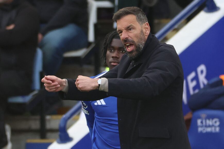Ruud van Nistelrooy podría regresar tras su mal paso por Leicester en Europa