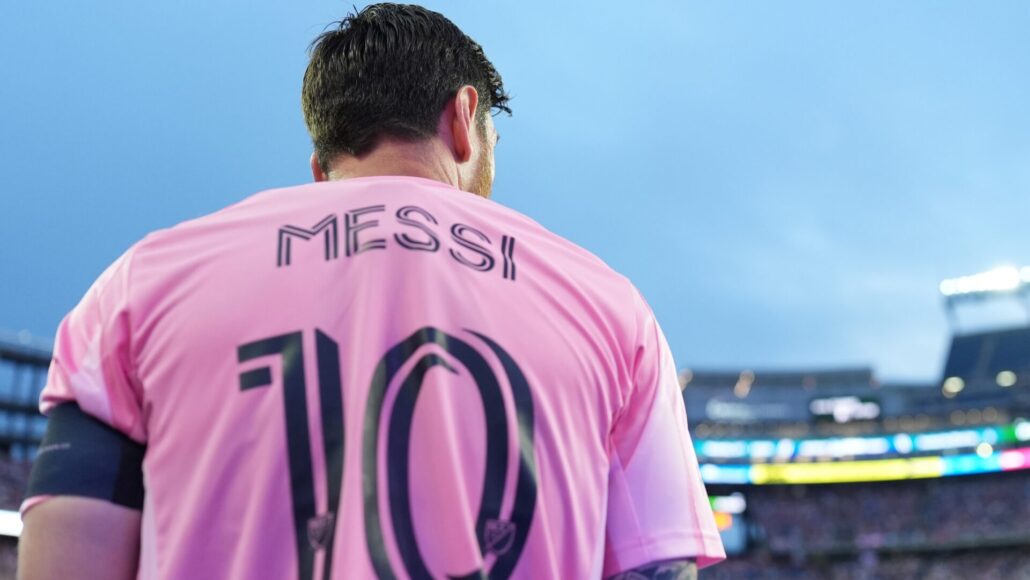 ¿Podría Lionel Messi ser receptor en la NFL? DeAndre Hopkins opina