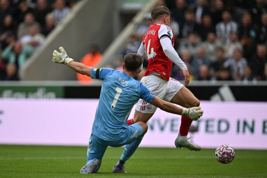 Gary Lineker y Micah Richards critican el VAR tras fallo polémico en Newcastle