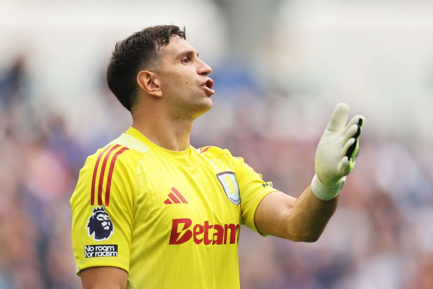 Emi Martínez brilla tras regreso a Aston Villa, según Unai Emery