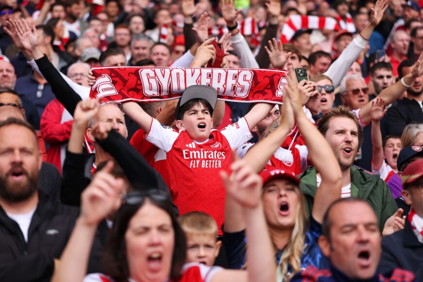 El nuevo entrenador del Nottingham Forest Ange Postecoglou recibe abucheos de Arsenal