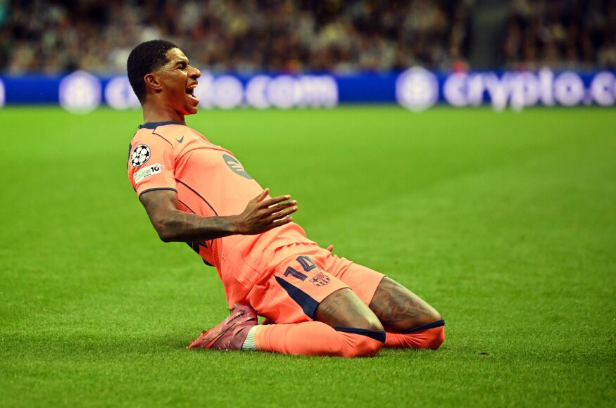 Barcelona niega sanciones financieras si no ficha a Rashford, dice Deco