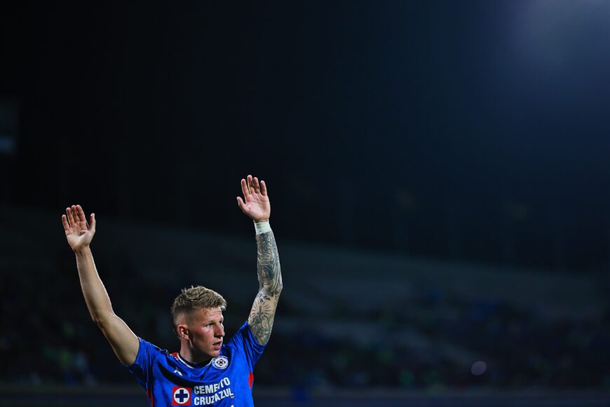 Cruz Azul evalúa ofertas por el exdelantero de LAFC Mateusz Bogusz