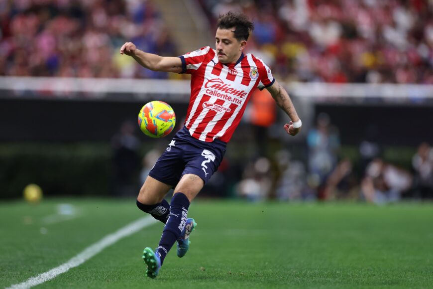 Alan Mozo de Chivas se operará por lesión meniscal, se perderá Apertura 2025