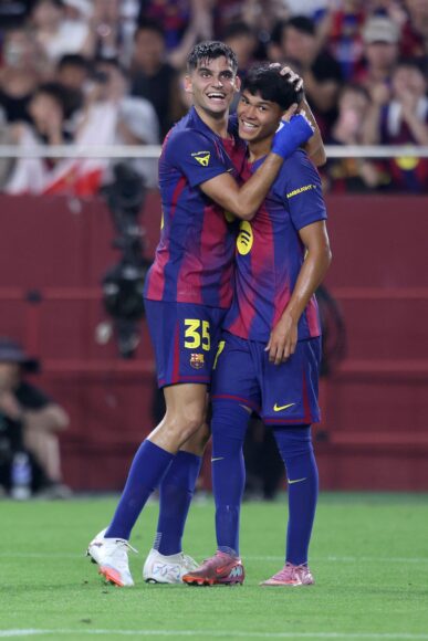Manchester United y Liverpool luchan por joven estrella del Barcelona