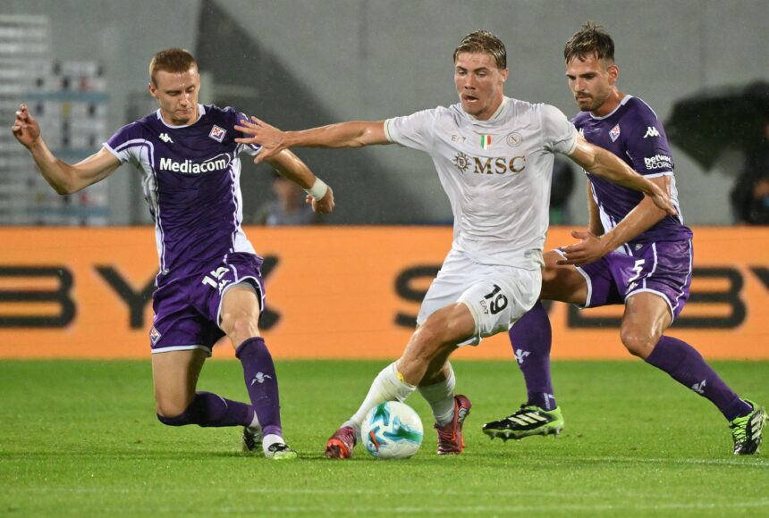 Rasmus Hojlund anota en su debut con Napoli tras salir del Manchester United