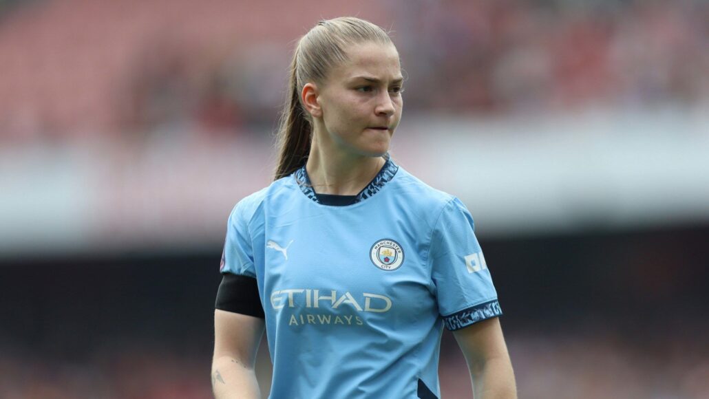Intercambio increíble: Man Utd y Man City canjean a Grace Clinton y Jess Park