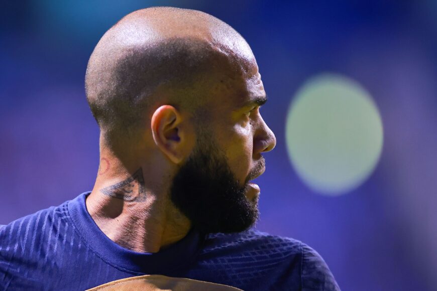 Dani Alves debe pagar 5 millones de dólares a Pumas tras fallo del TAS