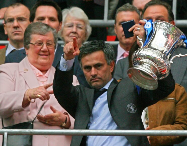 Mourinho advierte a Chelsea: “No soy un Blue” antes del reencuentro con Benfica