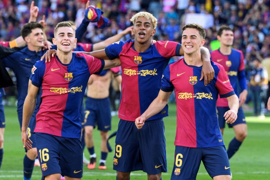 Ed Sheeran se une a camisetas del Barcelona para El Clasico gracias a Spotify