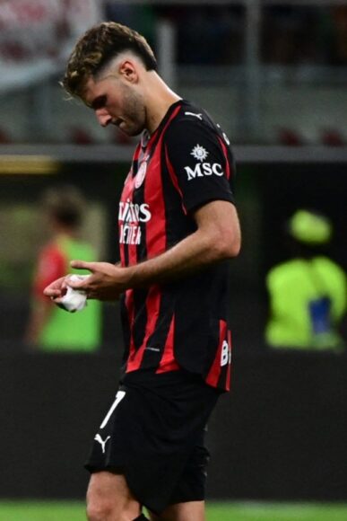 Santiago Gimenez: padre critica a AC Milan por confusión en fichaje de 40M€