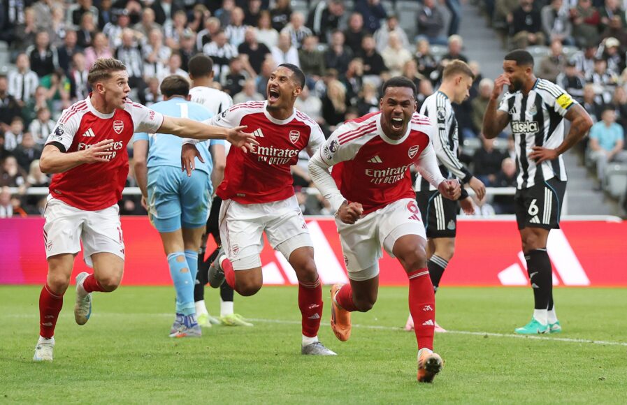 Gary Neville elogia a Mikel Arteta y afirma que Arsenal tiene la mejor plantilla