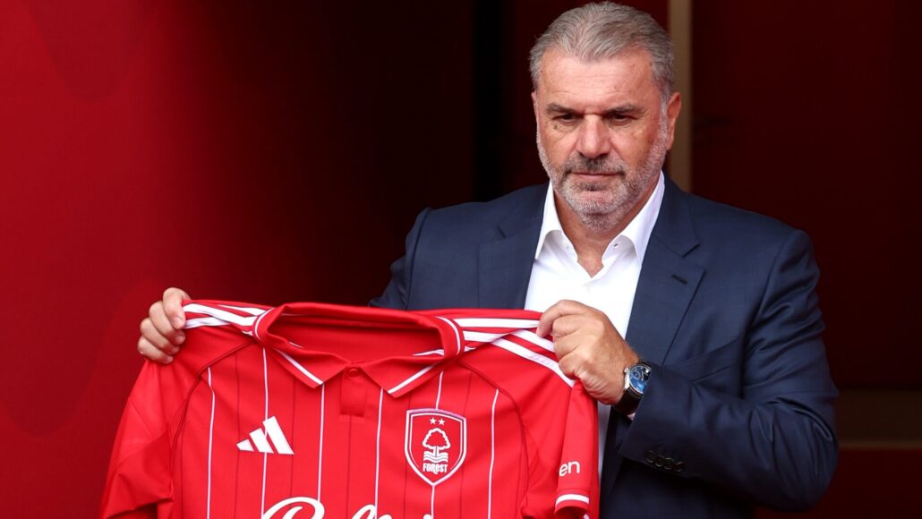 Carragher critica a Postecoglou y llama a Marinakis ‘granada andante’