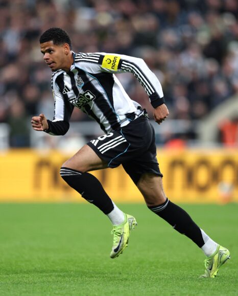 Eintracht Frankfurt planea nuevo intento por delantero del Newcastle en enero