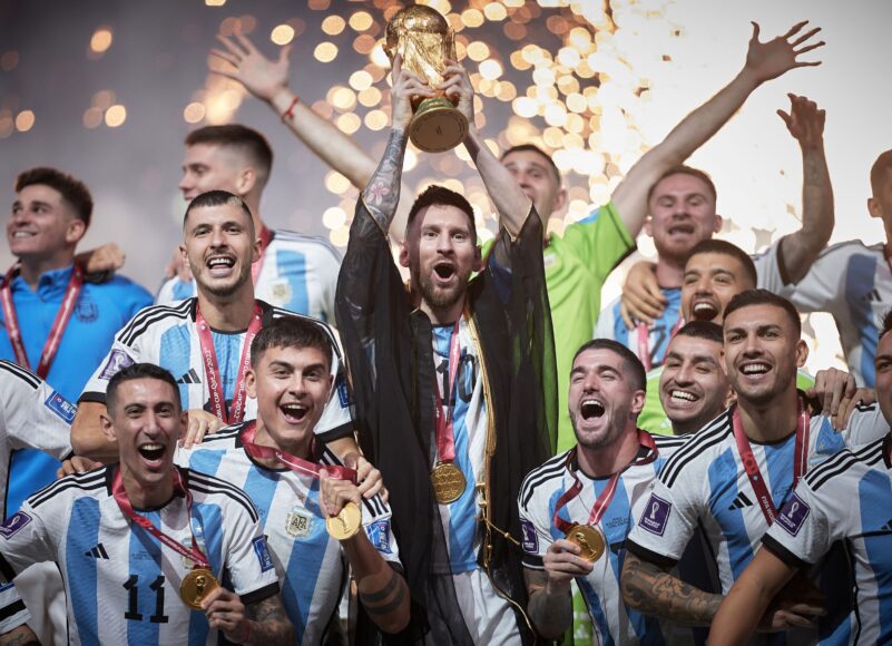 Infantino propone modificar el calendario del fútbol para Copas del Mundo invernales