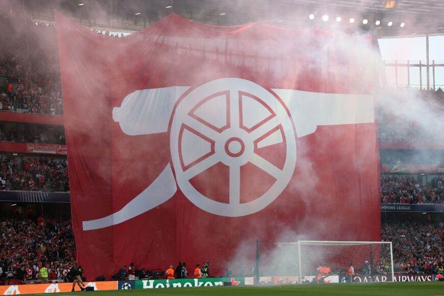 Entrenador juvenil del Arsenal sancionado por ofensa tras llegar de Man Utd