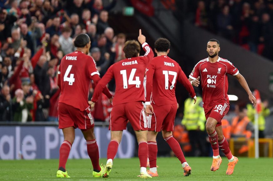 Castigo a Liverpool en la Premier League por infringir reglas ante Man Utd