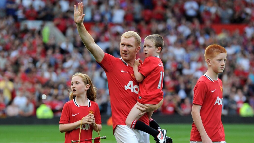 Paul Scholes agradece a seguidores de Instagram por mensajes sobre su hijo Aiden
