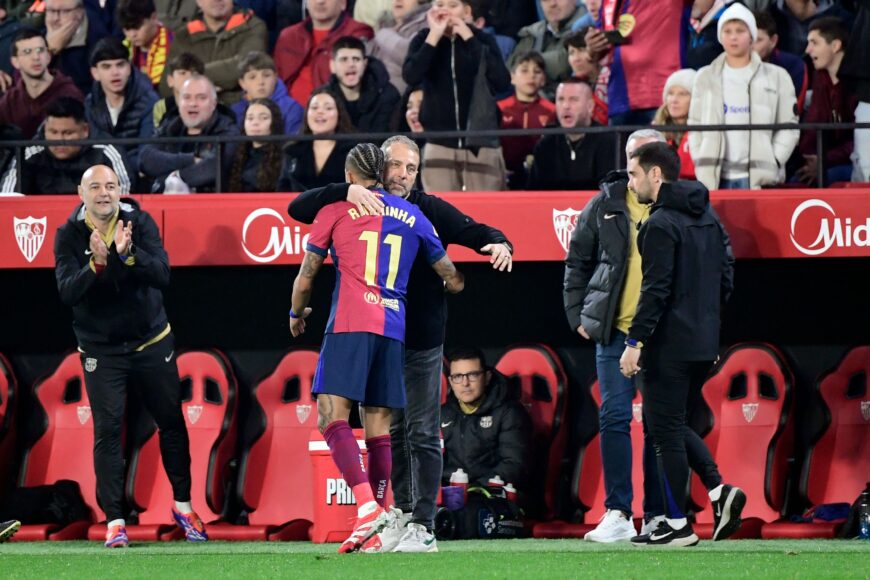 Flick apoya a Rashford como delantero ante la lesión de Torres en el Barça
