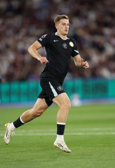 Liam Delap regresa a Chelsea tras lesión, ¿heredó el talento de su padre?