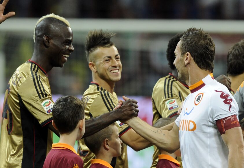 Totti explica por qué le dio una patada a Balotelli en famoso incidente