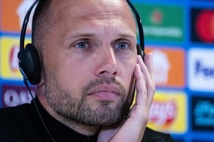 Heitinga defiende su puesto en Ajax tras contundента derrota ante Marseille