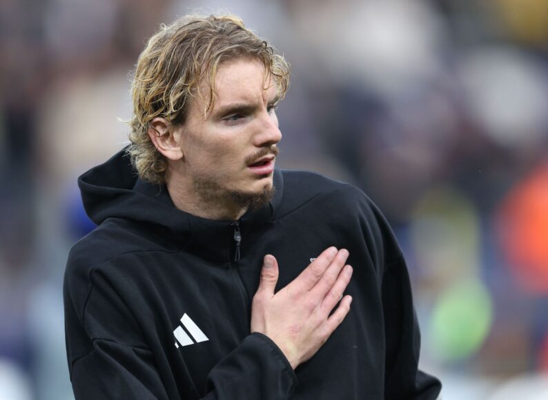 Anthony Gordon compara a Nick Woltemade con Harry Kane y su impacto en el juego