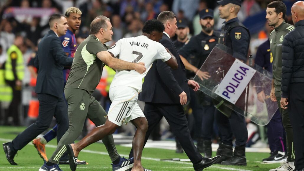 Vinicius Jr se enoja y deja claro su descontento con Xabi Alonso en Clásico
