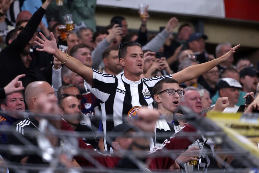Nuevos pasos de Newcastle para finalizar controvertido diseño del escudo