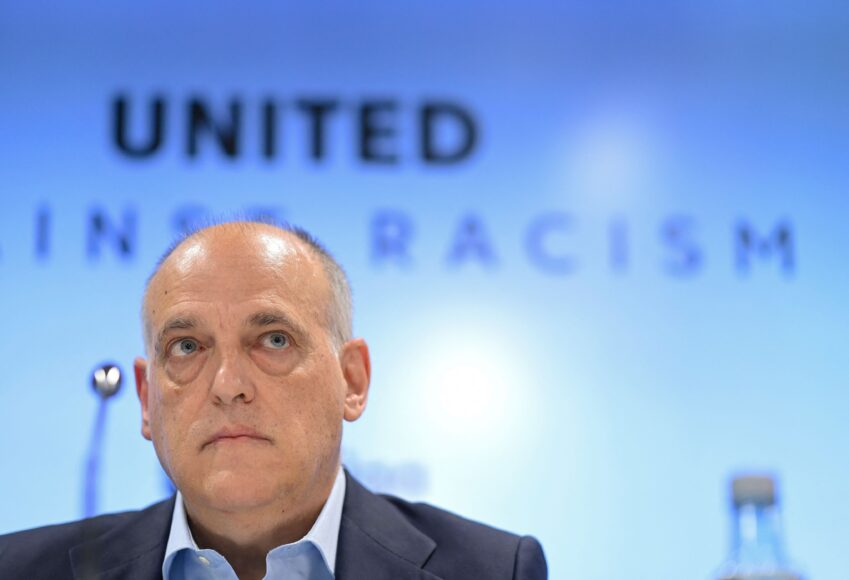Thibaut Courtois critica a Tebas y Laporta por censura y trato a árbitros