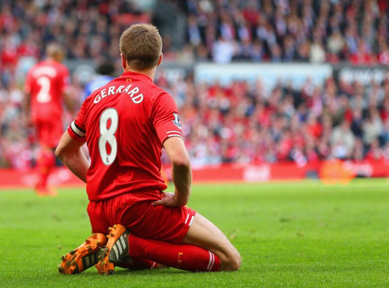Steven Gerrard admite que su resbalón ante Chelsea lo persigue en Liverpool