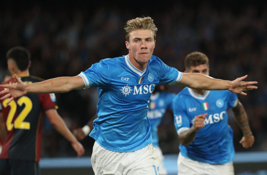 Rasmus Hojlund brilla con goles y deja atrás sus problemas en el Manchester United