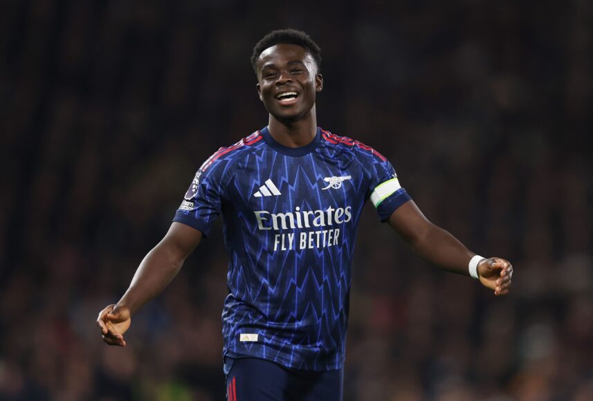 Bukayo Saka critica sus ‘malos córners’ tras asistir a Trossard en victoria