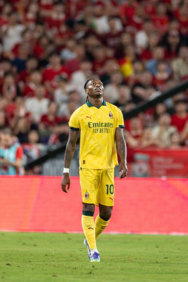 Rafael Leao podría desperdiciar su talento, advierte Adrien Rabiot