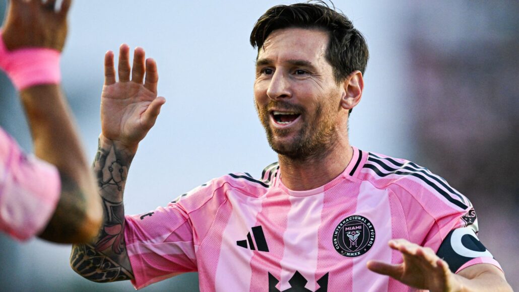 David Beckham presenta a su madre en emocionante encuentro con Messi