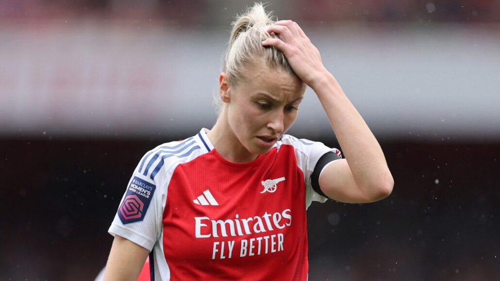 Arsenal espera que Leah Williamson regrese antes de Navidad tras su lesión
