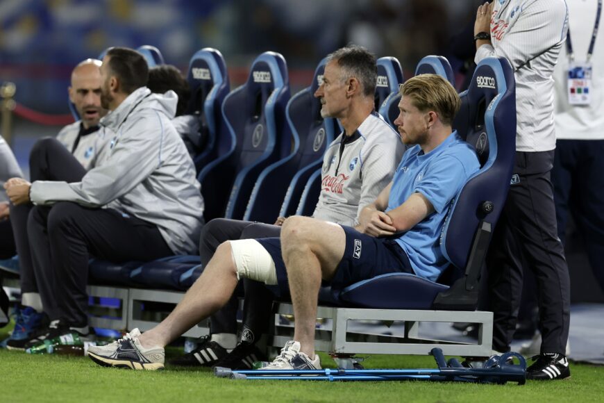 Kevin De Bruyne devastado por lesión de estrella del Napoli en penalti
