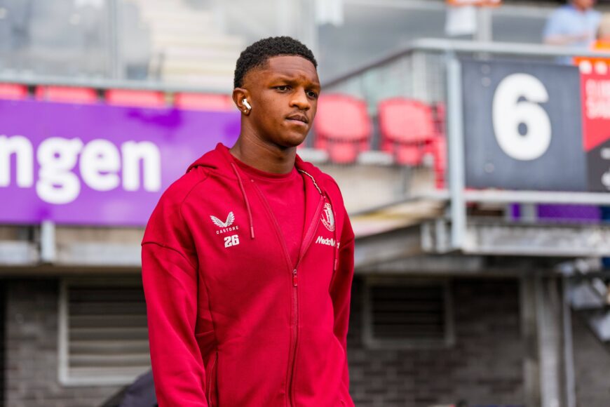 Bayern Munich en la carrera por un joven lateral derecho de Feyenoord