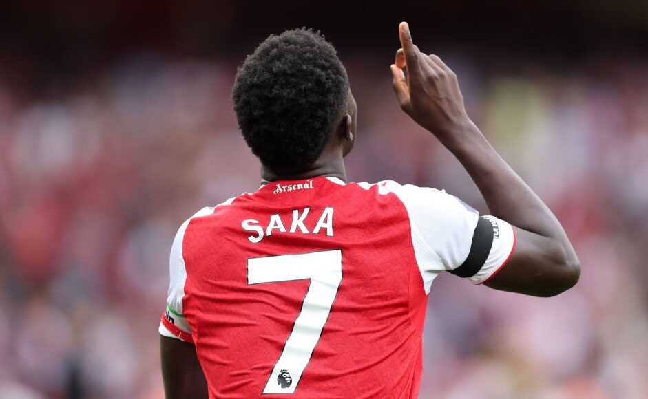 Bukayo Saka: Cómo su cachorro lo ayudó en la recuperación de su lesión