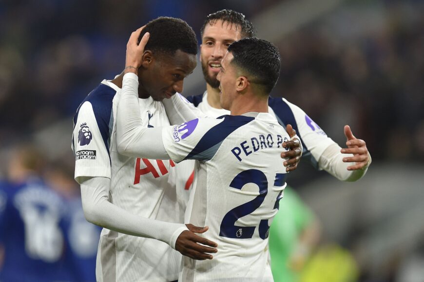 Jamie Carragher advierte a Thomas Frank sobre obsesión ofensiva de Tottenham