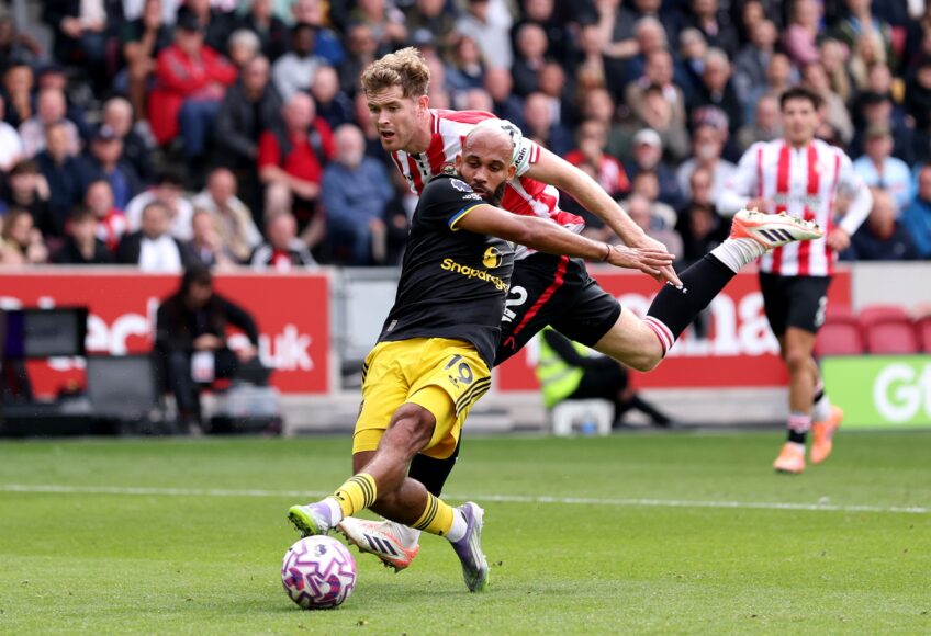 ¡Man Utd fue perjudicado! Howard Webb admite error clave en derrota ante Brentford