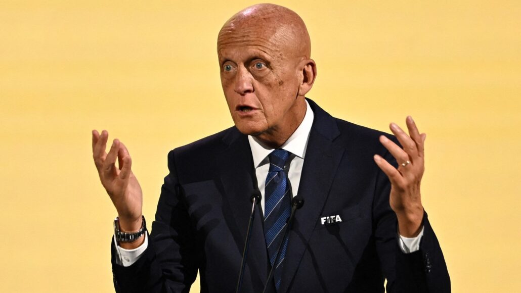 Nuevas tarjetas moradas y azules en FIFA: ¿el desafío VAR traerá más retrasos?