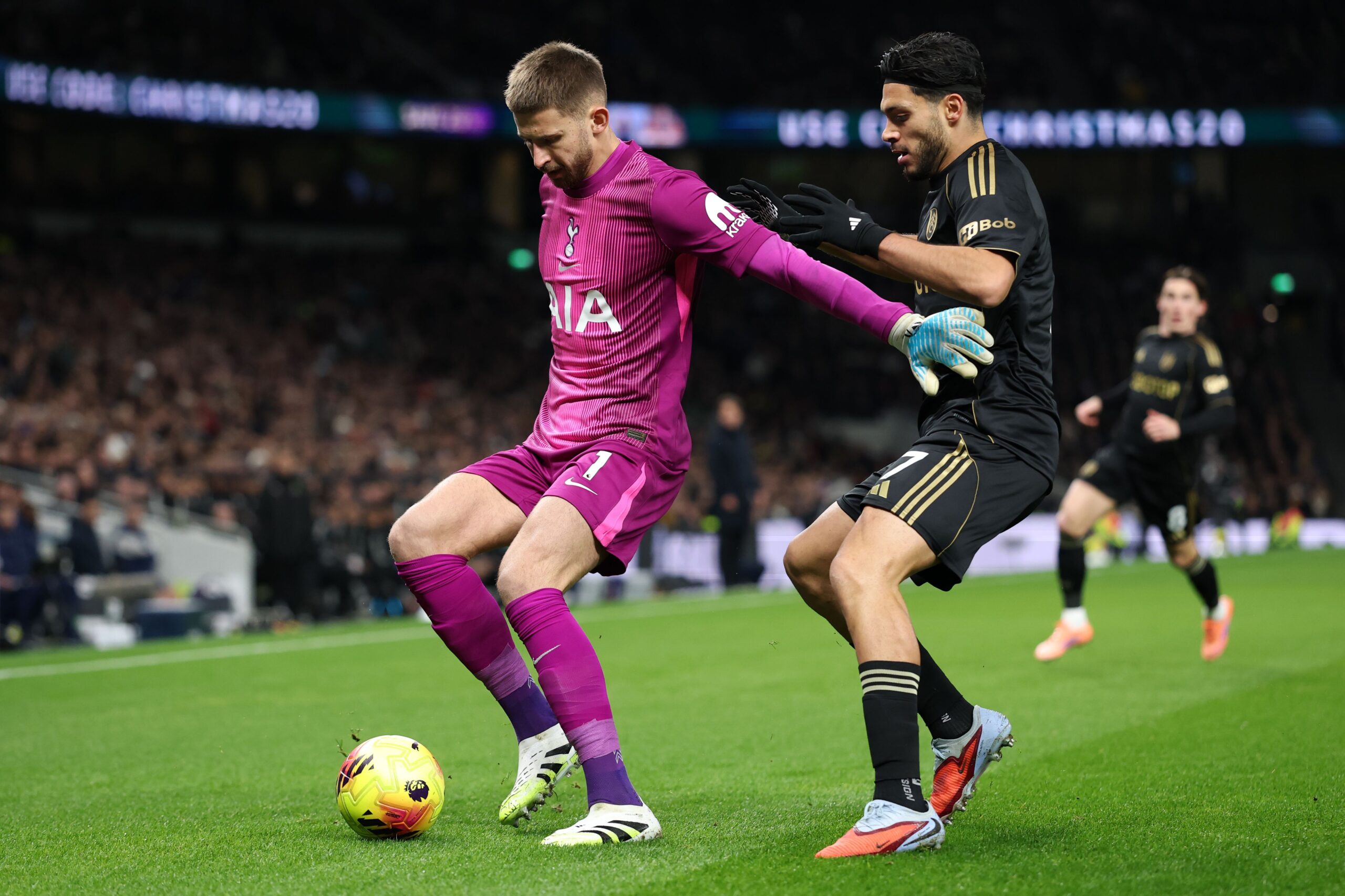 Guglielmo Vicario comete error y regala segundo gol a Fulham en Tottenham