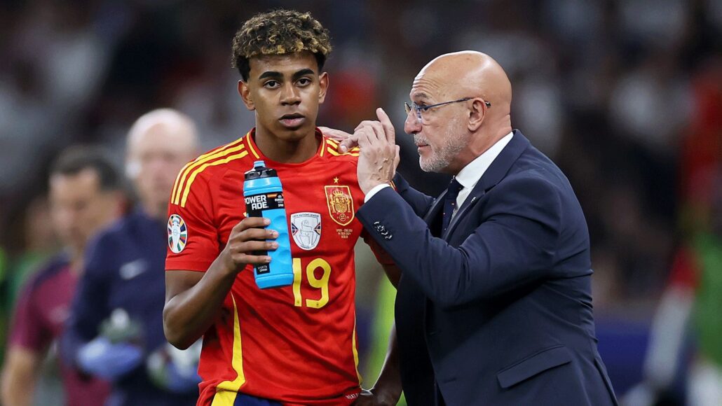 Sin comportamiento extraño: entrenador de España sobre Yamal y Carvajal tras Clásico