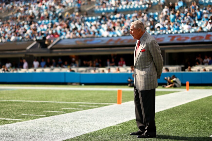 Arthur Blank compra equipo de expansión NWSL por récord de 5 millones