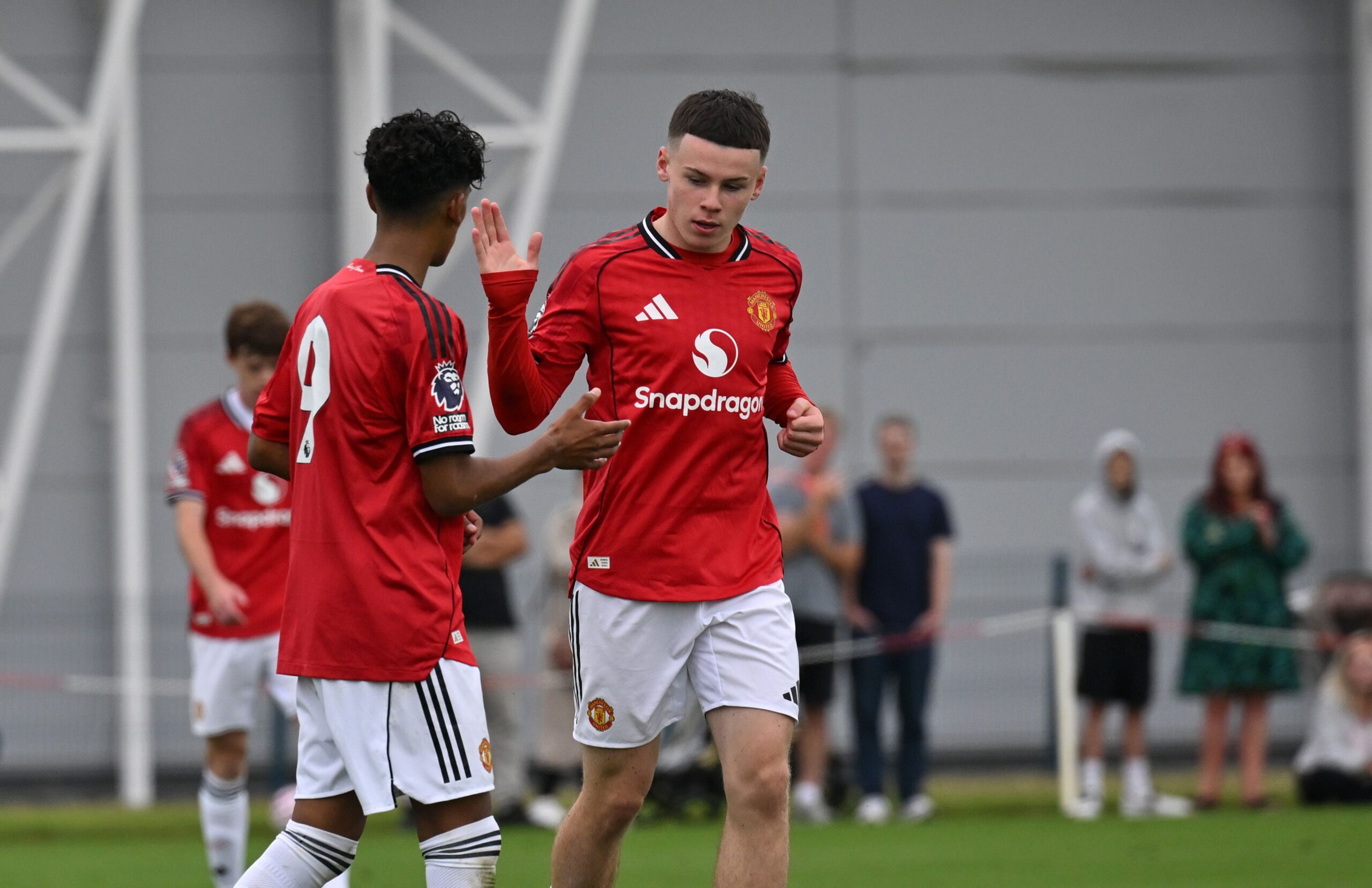Kai Rooney debuta en Old Trafford: futuro talento de Man Utd regresa de lesión