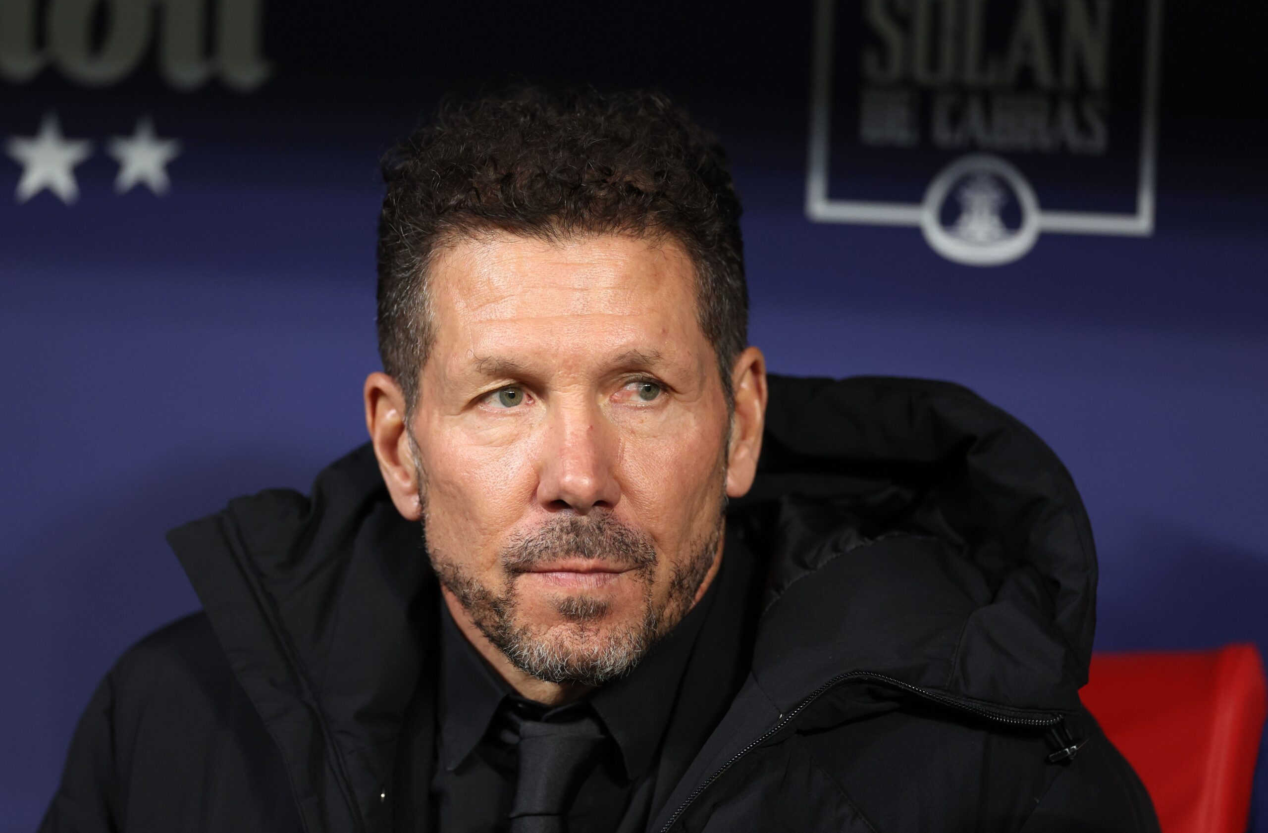 Atlético de Madrid se une a la carrera por Marc Guehi mientras Liverpool sufre