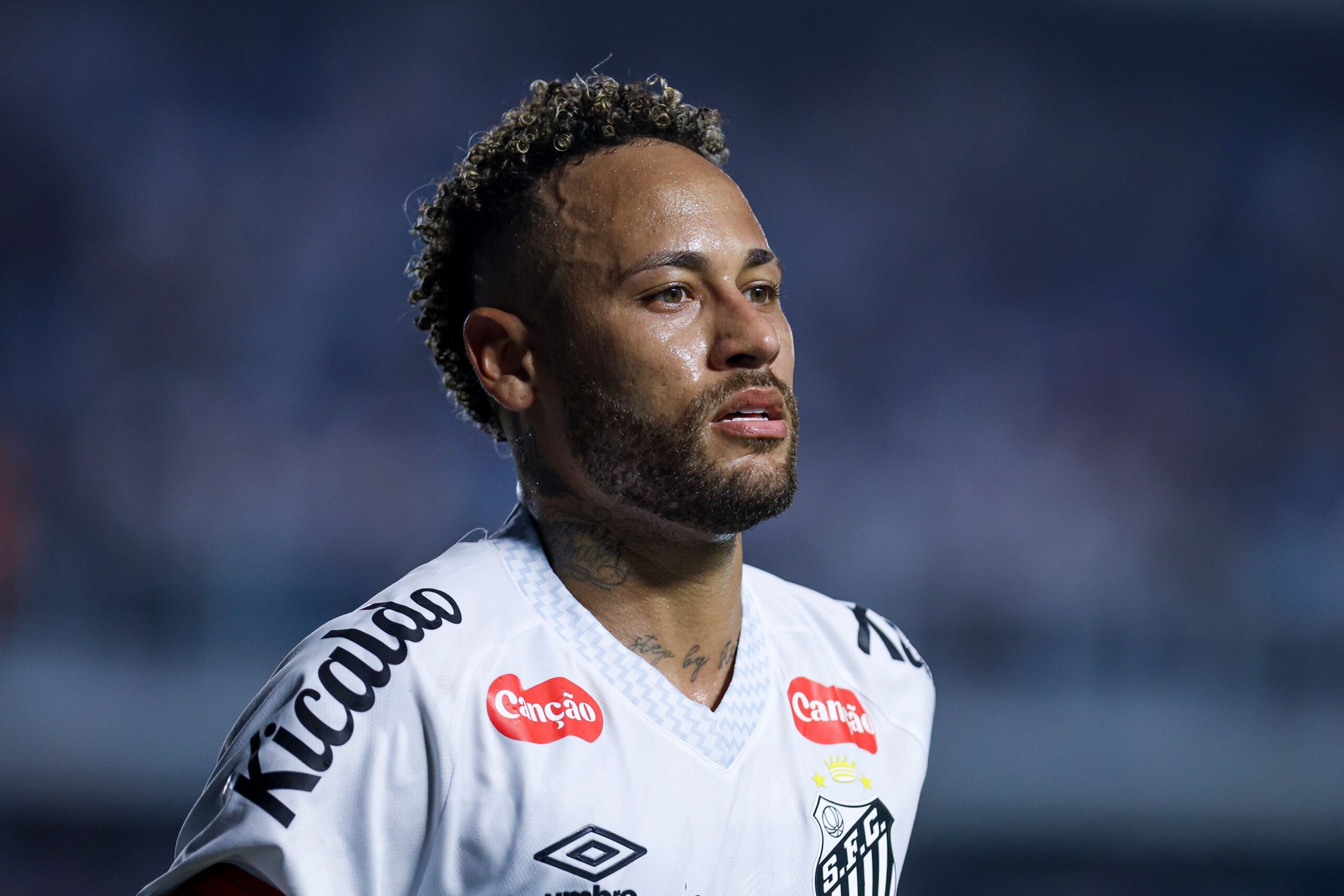Neymar se pierde partido crucial de Santos por nueva lesión en su carrera