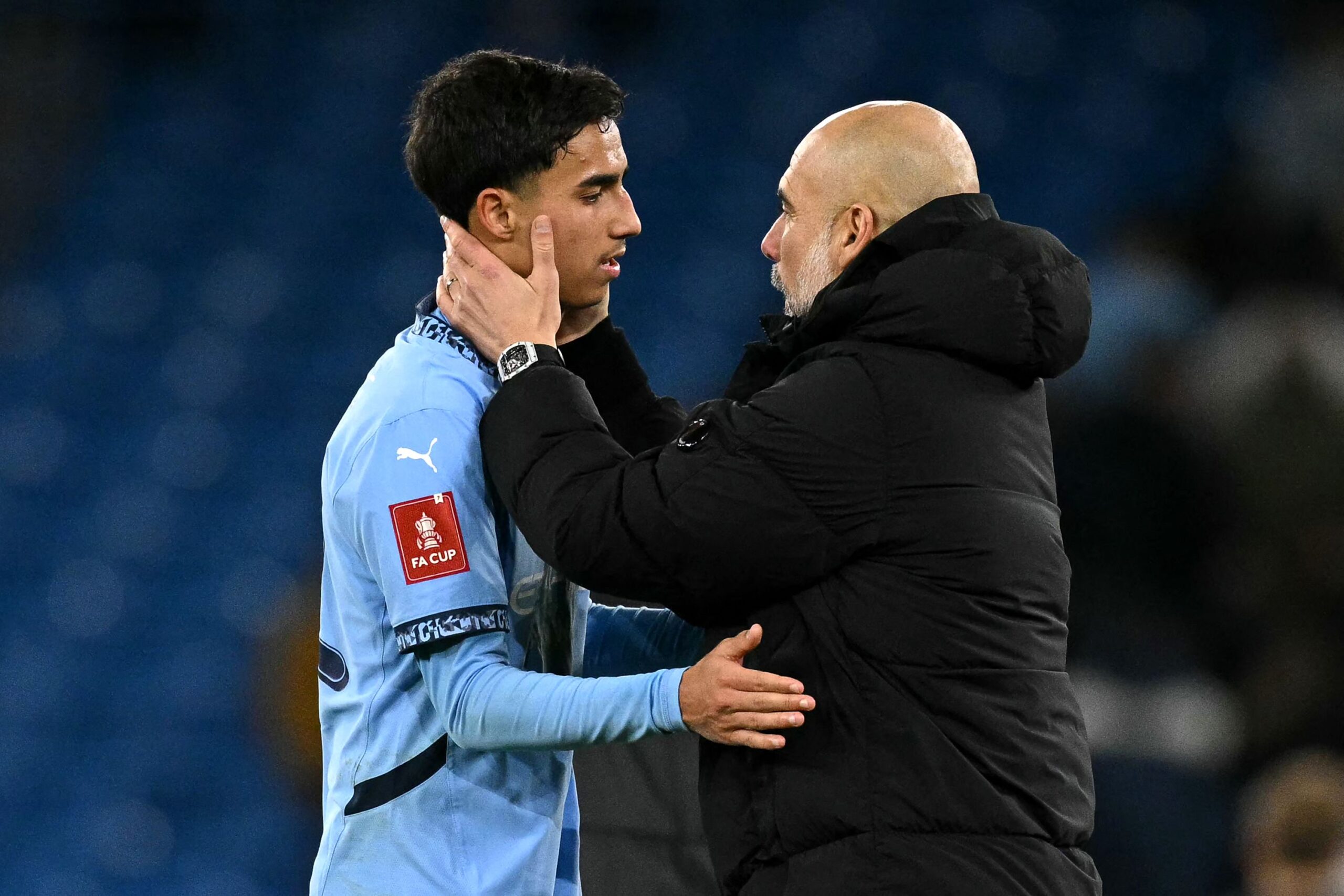 El joven de Man City será el defensa central de Brasil en próximas Copas del Mundo